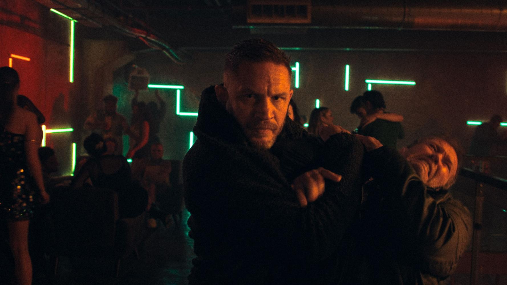 اولین تریلر رسمی از فیلم Havoc با بازی تام هاردی و تیموتی اولیفنت منتشر شد